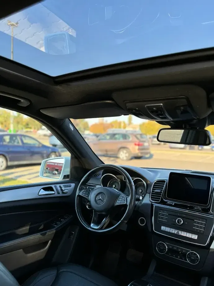 Mercedes-Benz GLE 350 d 4MATIC — imagine 4