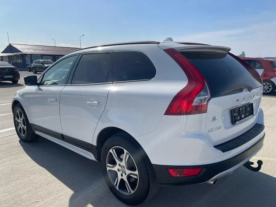 Volvo XC 60 — imagine 8