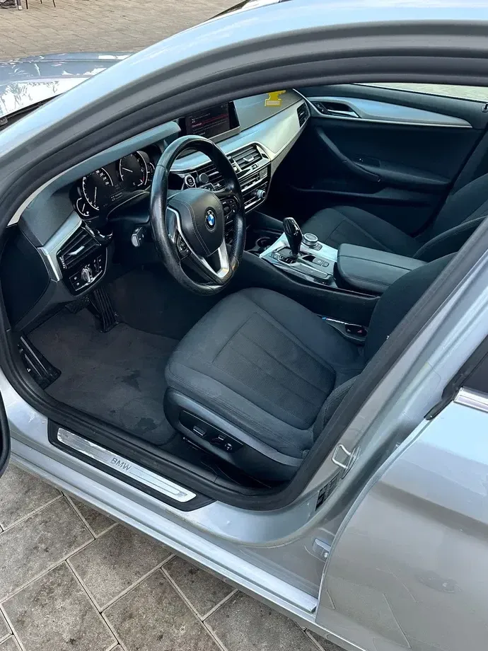 BMW Seria 5 520d AT — imagine 8