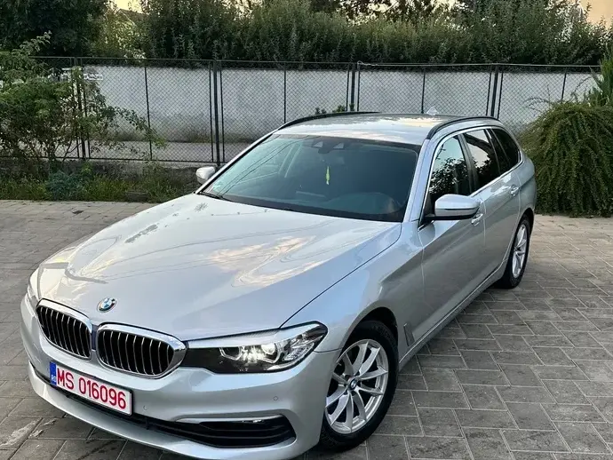 BMW Seria 5 520d AT