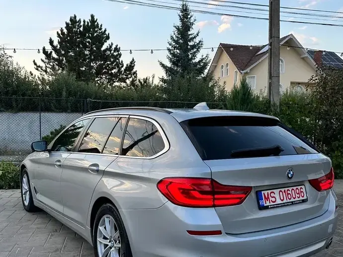 BMW Seria 5 520d AT