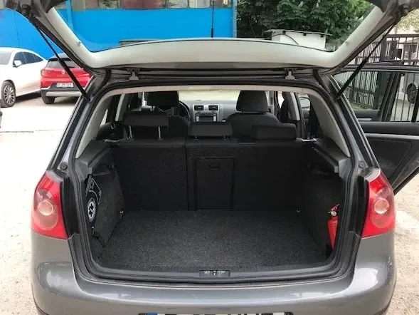 Volkswagen Golf 1.6 Comfortline — imagine 4