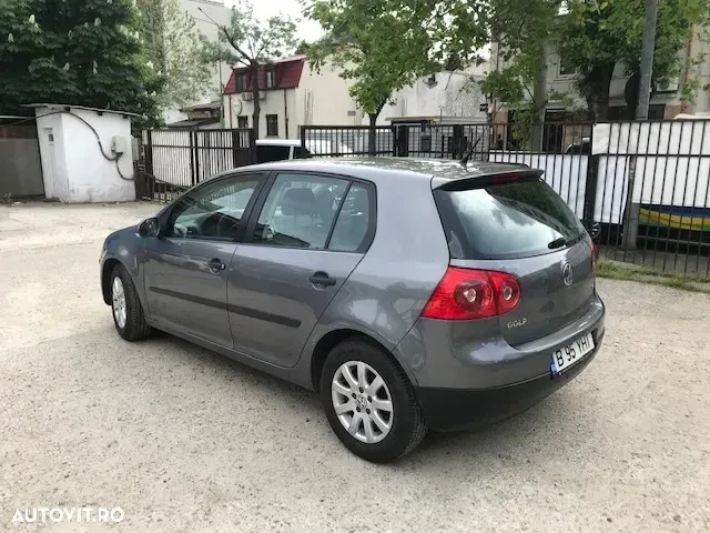 Volkswagen Golf 1.6 Comfortline — imagine 2