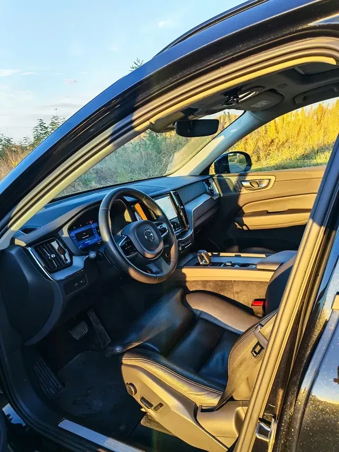 Volvo XC 60 II — imagine 9