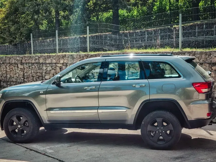 Jeep Grand Cherokee 3.0 TD AT Laredo — imagine 8