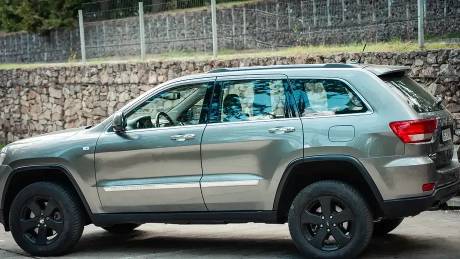 Jeep Grand Cherokee 3.0 TD AT Laredo — imagine 3