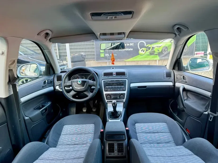 Škoda Octavia II 2.0 TDI Ambiente — imagine 10