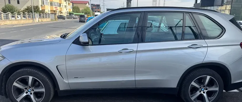 BMW X5 xDrive30d — imagine 5