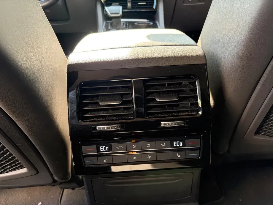 Volkswagen Touareg V6 TDI Elegance — imagine 8