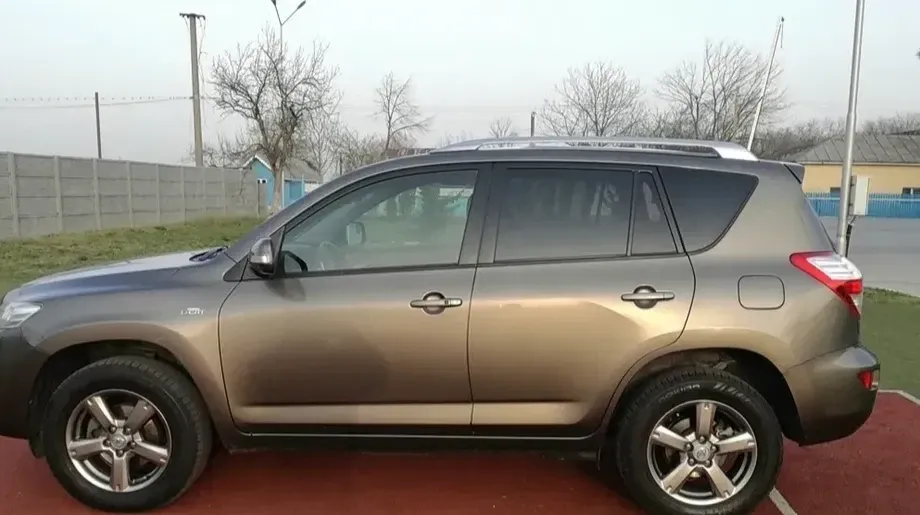 Toyota RAV4 III 2.2 D-4CAT 4WD Aut Executive — imagine 2