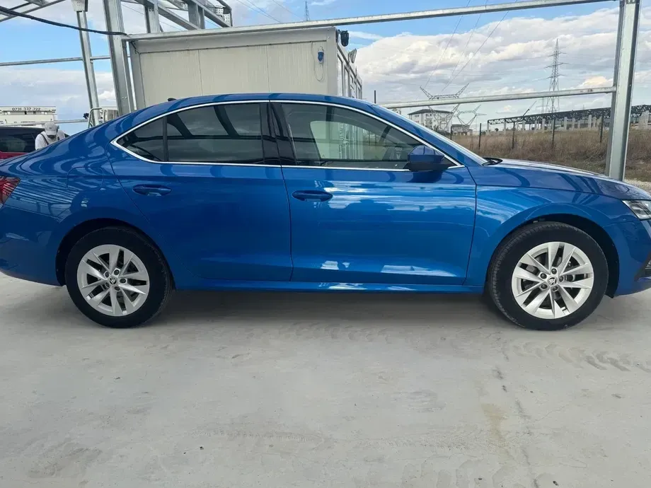 Škoda Octavia IV 1.5 TSI DSG MHEV Ambition — imagine 3