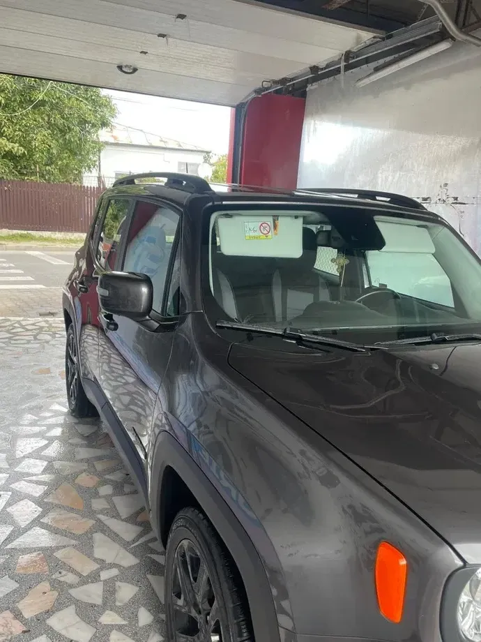 Jeep Renegade — imagine 3