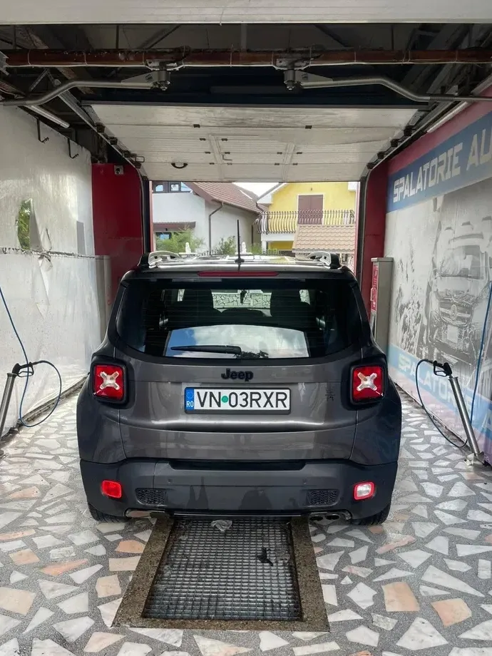 Jeep Renegade — imagine 2