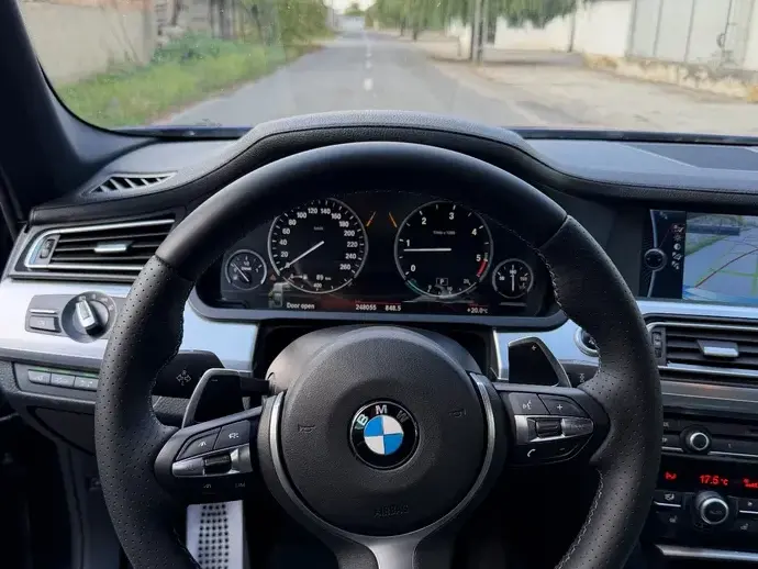 BMW Seria 7 F01/F02
