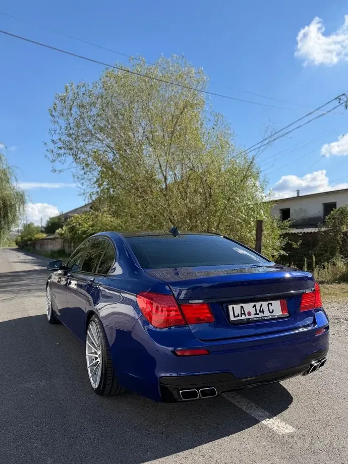 BMW Seria 7 F01/F02 — imagine 3