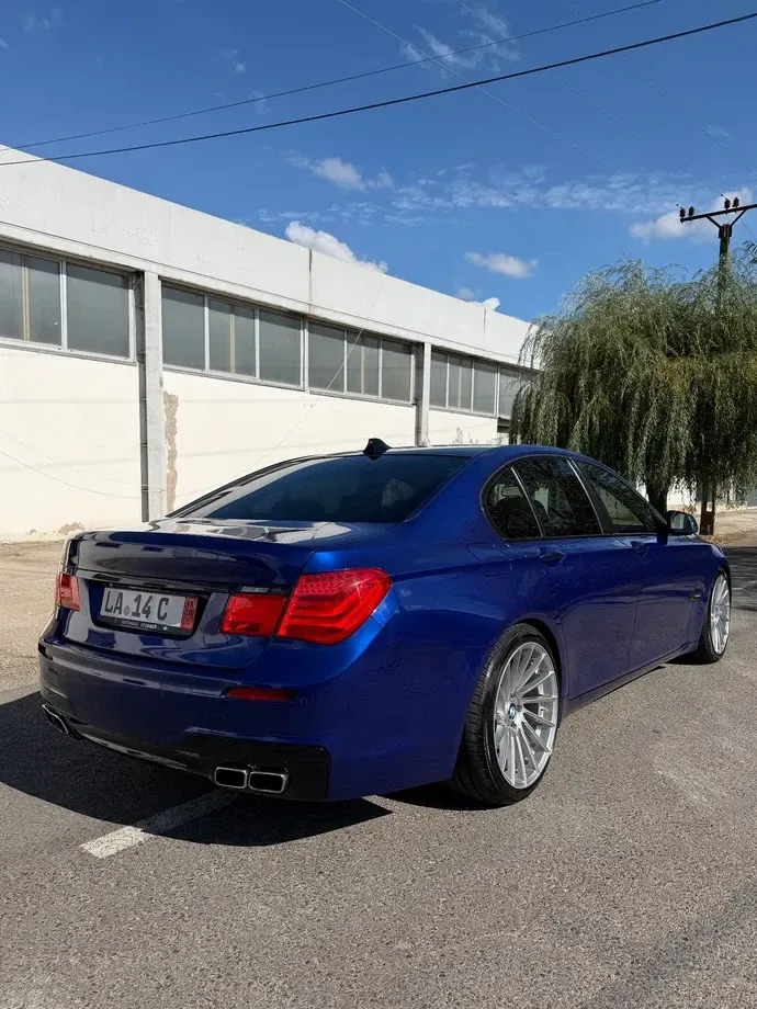 BMW Seria 7 F01/F02 — imagine 2