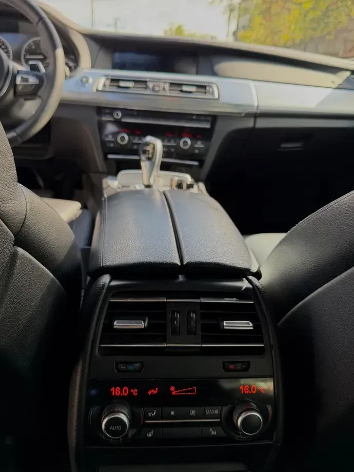 BMW Seria 7 F01/F02 — imagine 8