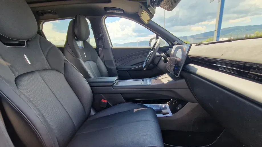 Omoda 7 1.5 TGDI 1DHT PHEV Exclusive Plus — imagine 10