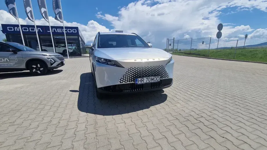 Omoda 7 1.5 TGDI 1DHT PHEV Exclusive Plus — imagine 2