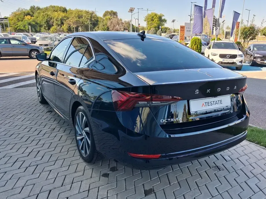 Škoda Octavia 2.0 TDI DSG First Edition — imagine 8