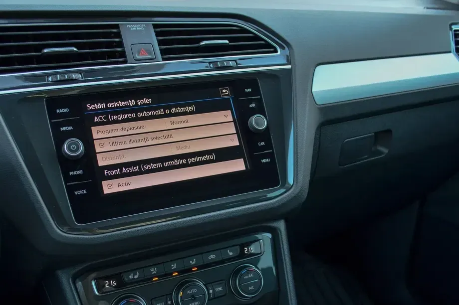 Volkswagen Tiguan II 2.0 TDI SCR DSG Elegance — imagine 8