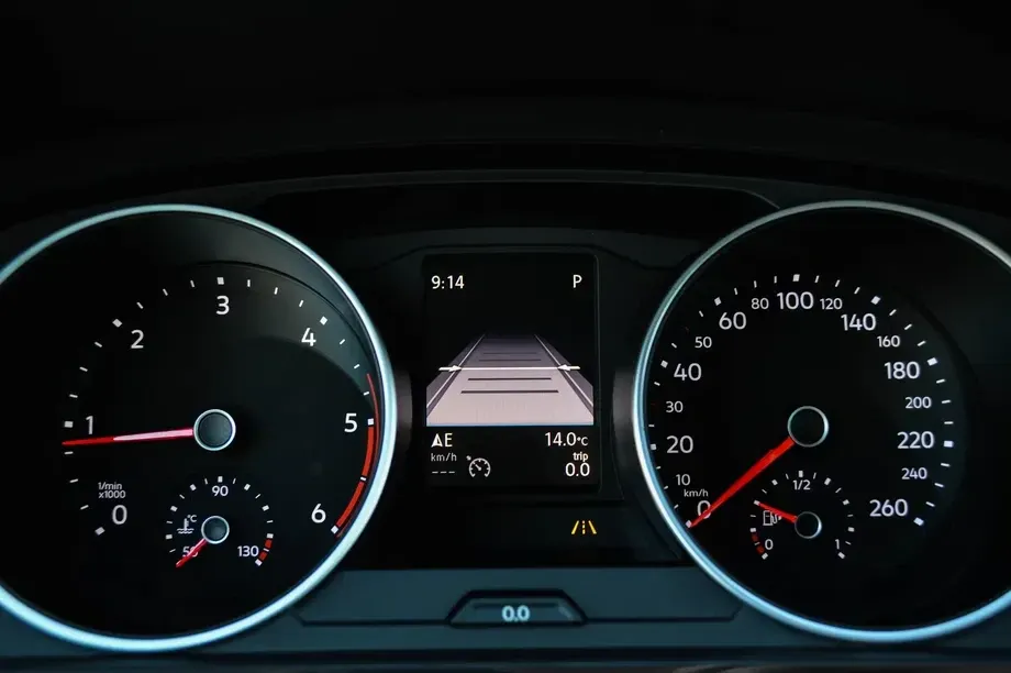 Volkswagen Tiguan II 2.0 TDI SCR DSG Elegance — imagine 9