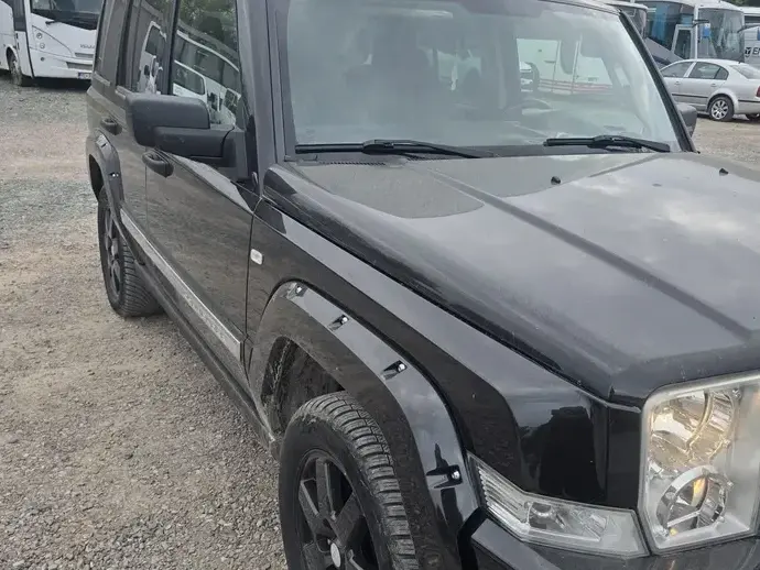 Jeep Commander
