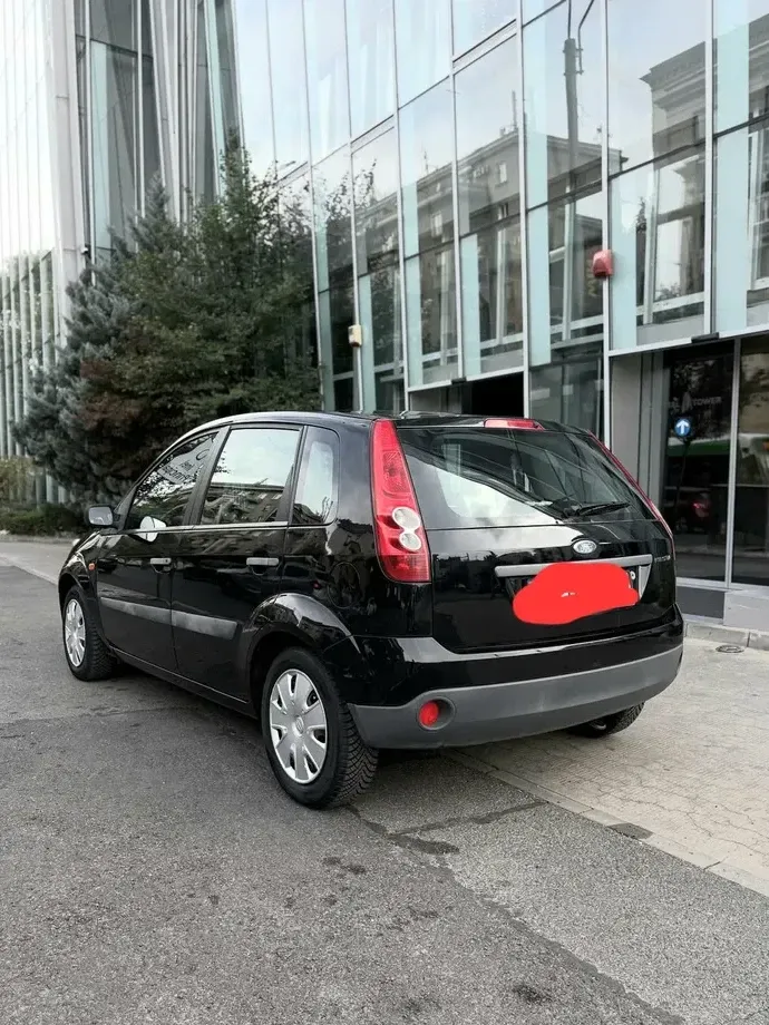 Ford Fiesta VI 1.3i Ambiente — imagine 3
