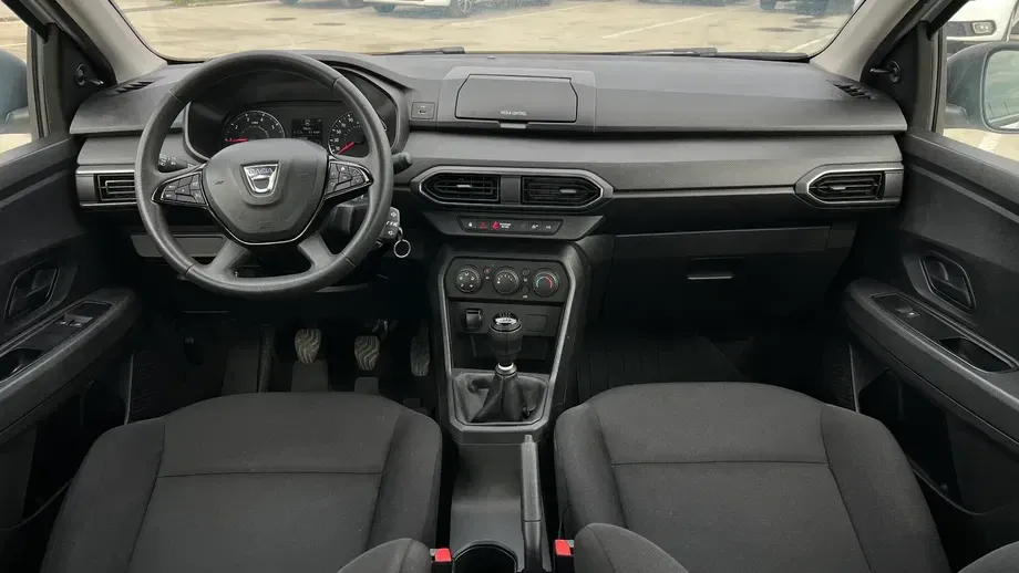Dacia Logan III TCe 90 MT6 Comfort — imagine 9