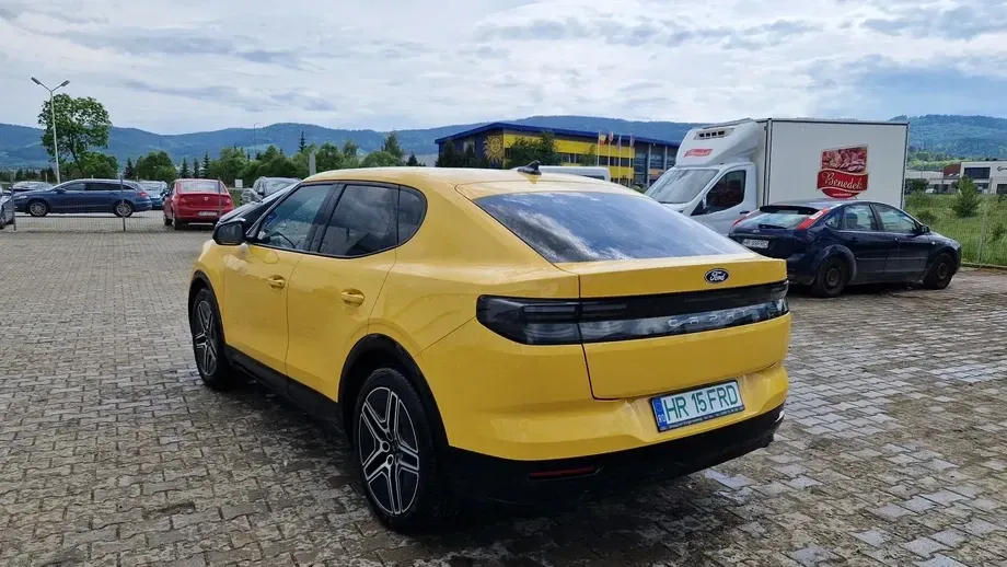 Ford Capri 77 kWh 340 CP AWD Premium — imagine 5
