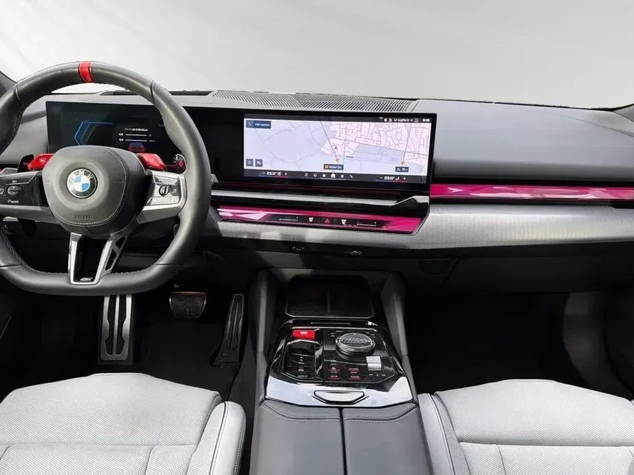 BMW M5 xDrive — imagine 7