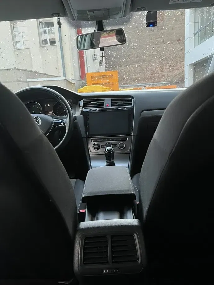 Volkswagen Golf 1.2 TSI BMT Trendline — imagine 9