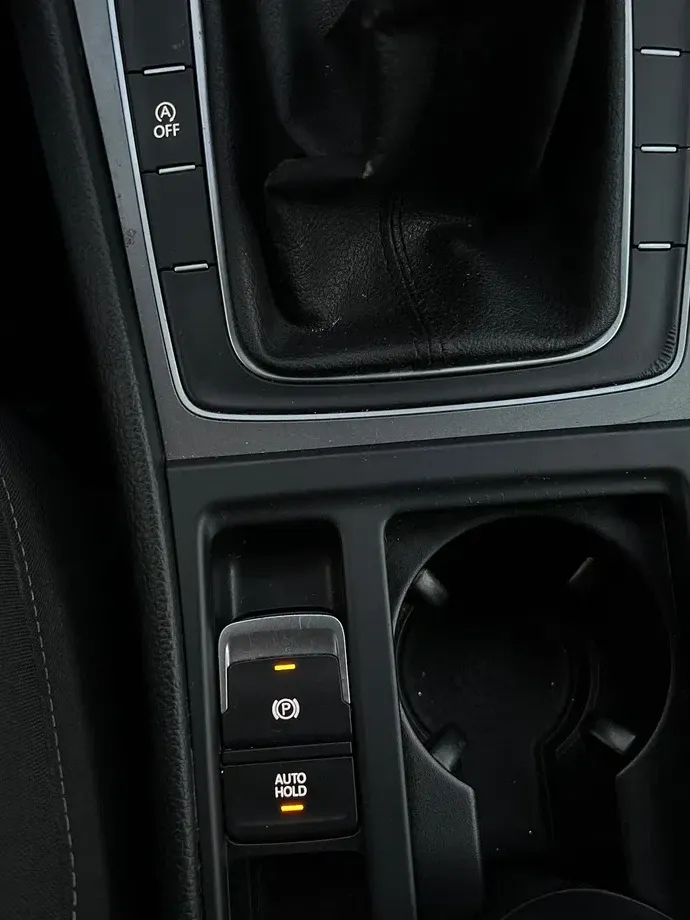 Volkswagen Golf 1.2 TSI BMT Trendline — imagine 10