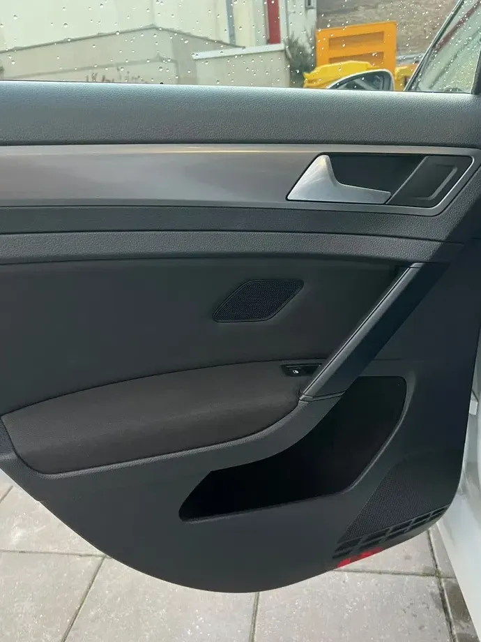 Volkswagen Golf 1.2 TSI BMT Trendline — imagine 8