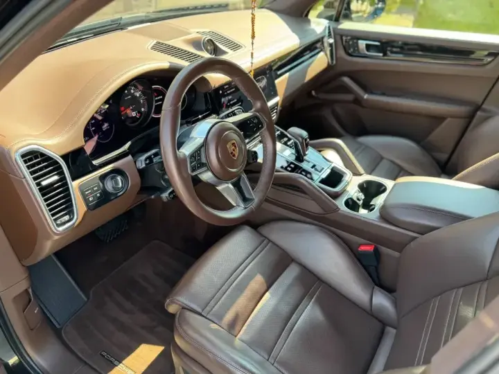 Porsche Cayenne Standard