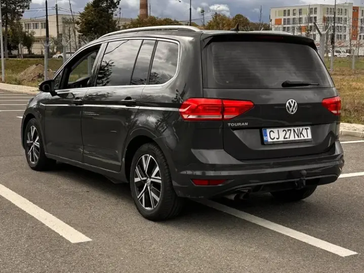 Volkswagen Touran 2.0 TDI SCR DSG Highline