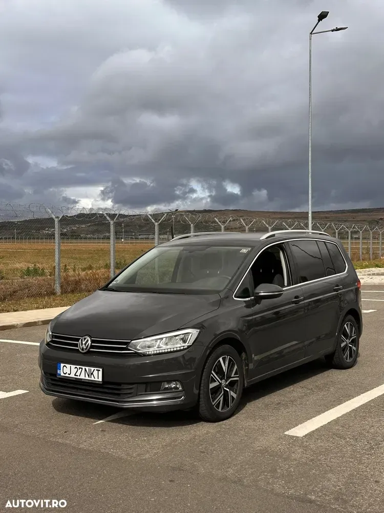 Volkswagen Touran 2.0 TDI SCR DSG Highline — imagine 2