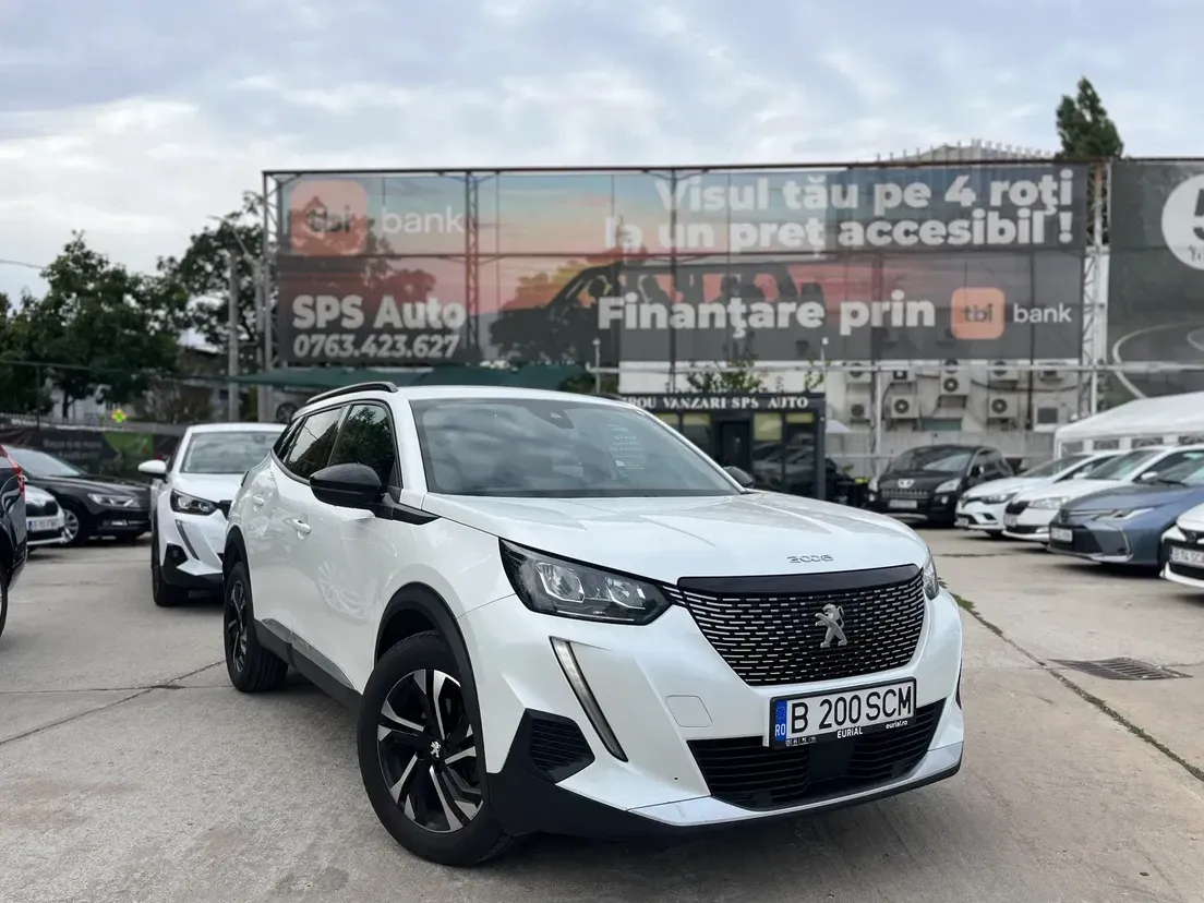 Peugeot 2008 II 1.2 L PureTech STT Allure — imagine 9