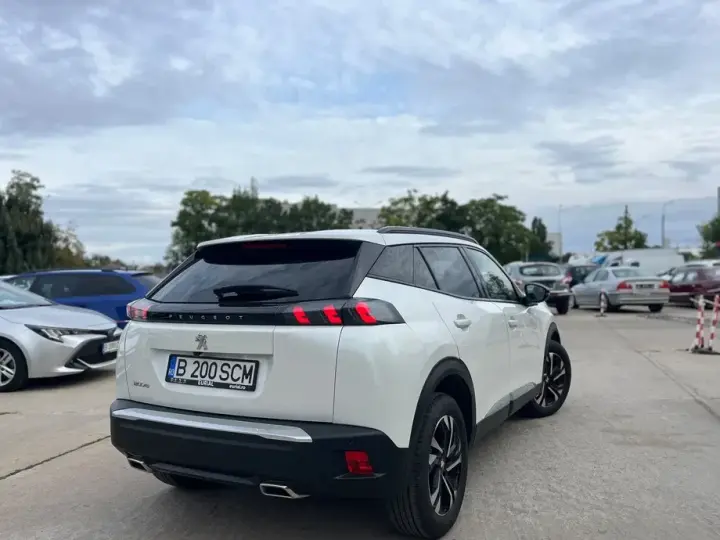Peugeot 2008 II 1.2 L PureTech STT Allure