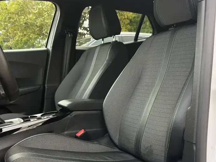 Peugeot 2008 II 1.2 L PureTech STT Allure