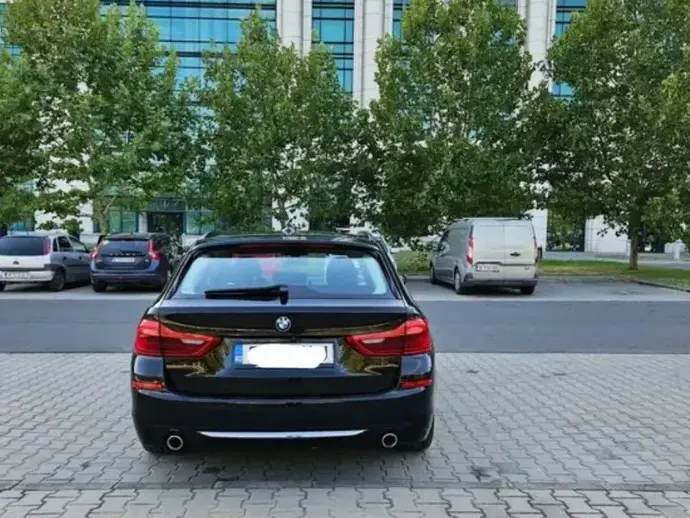 BMW Seria 5 520d AT