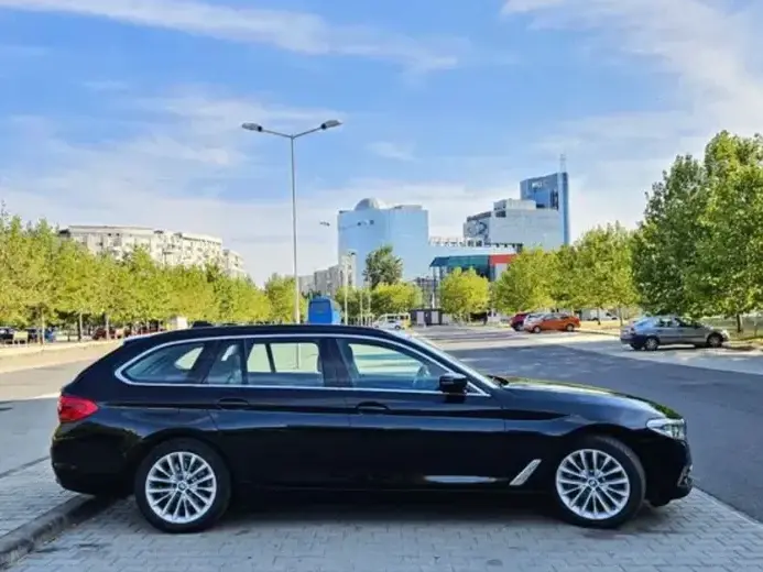 BMW Seria 5 520d AT