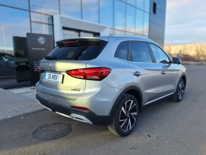 MG ZS HEV