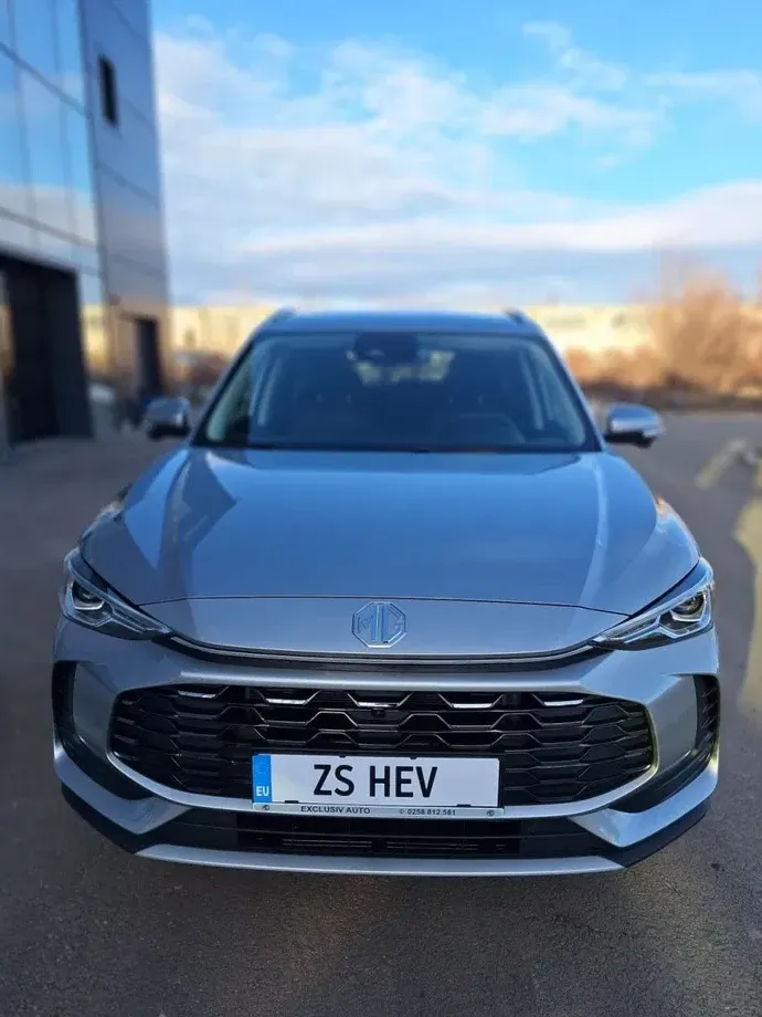 MG ZS HEV — imagine 8