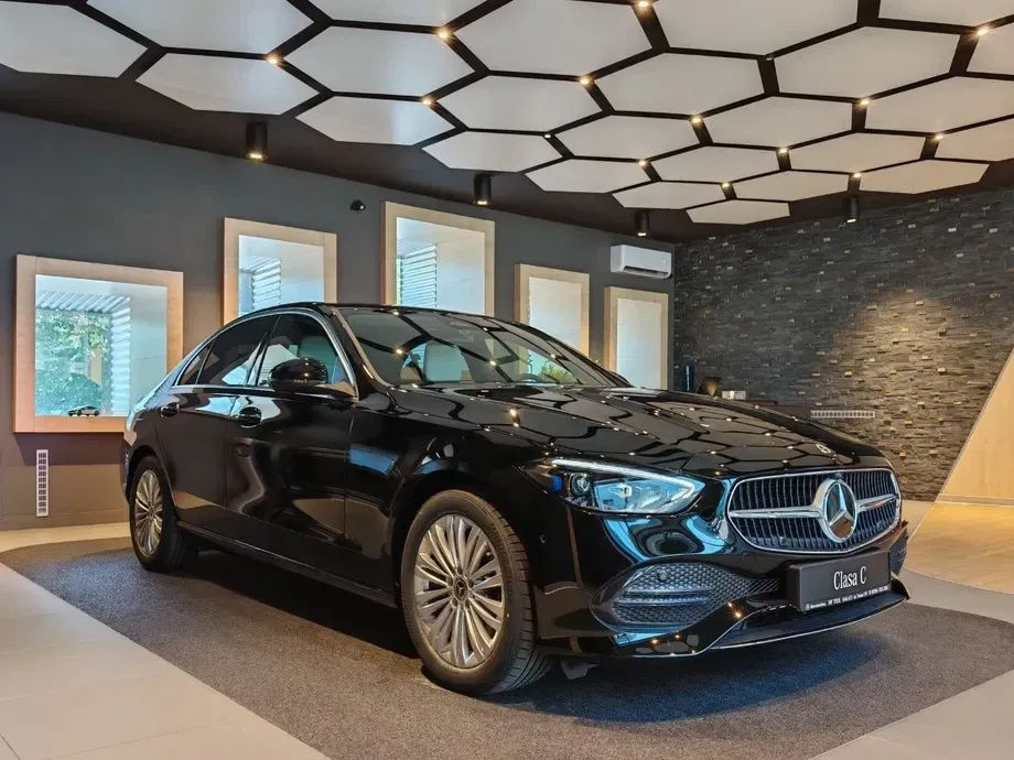 Mercedes-Benz C W206 200 MHEV 4MATIC — imagine 3