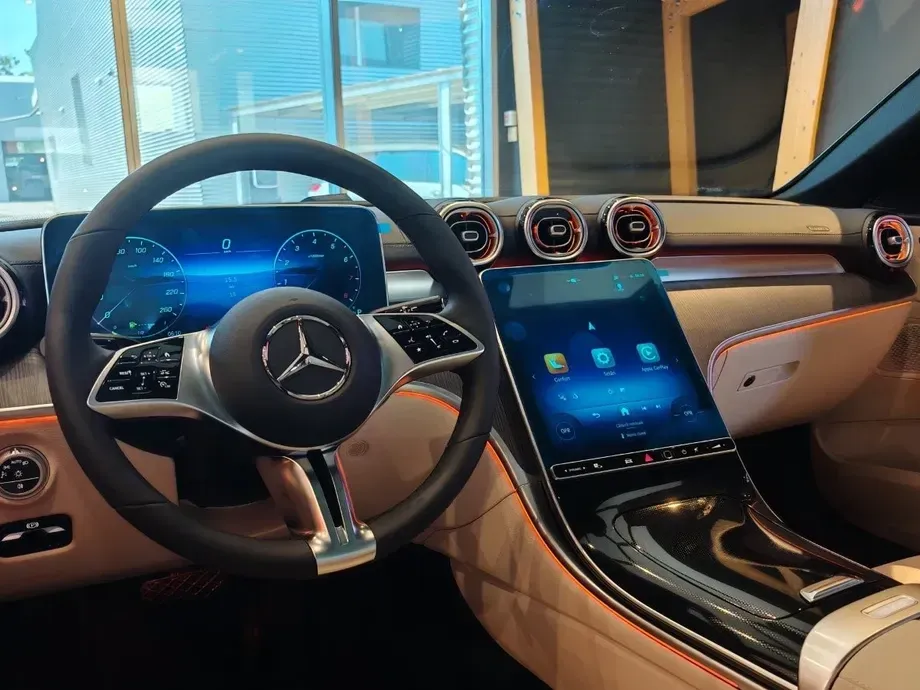 Mercedes-Benz C W206 200 MHEV 4MATIC — imagine 8
