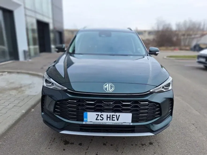 MG ZS HEV — imagine 8