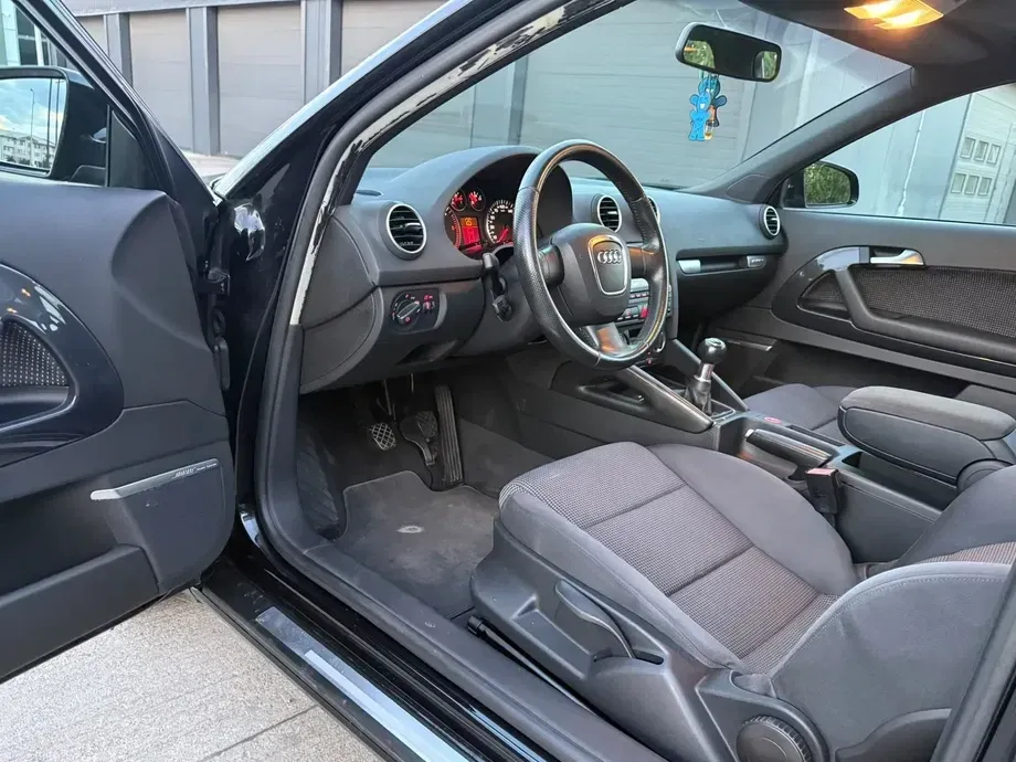 Audi A3 3-portiere 8P — imagine 7
