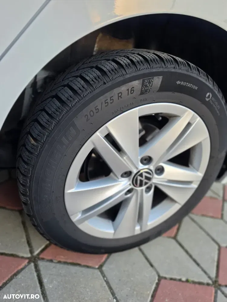 Volkswagen Golf 2.0 TDI SCR DSG Active — imagine 5
