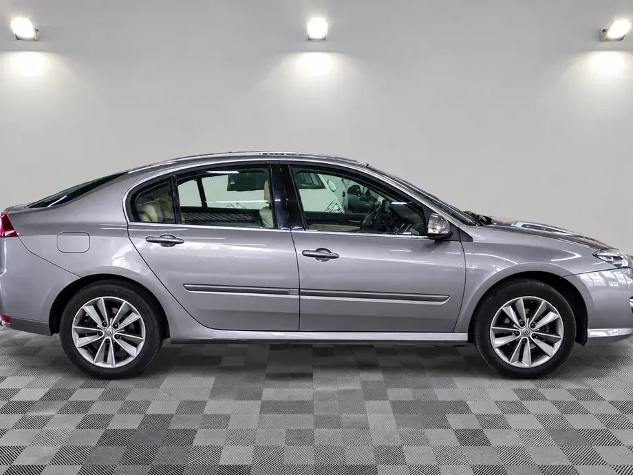 Renault Laguna III dCi 110 FAP EDC Paris — imagine 9